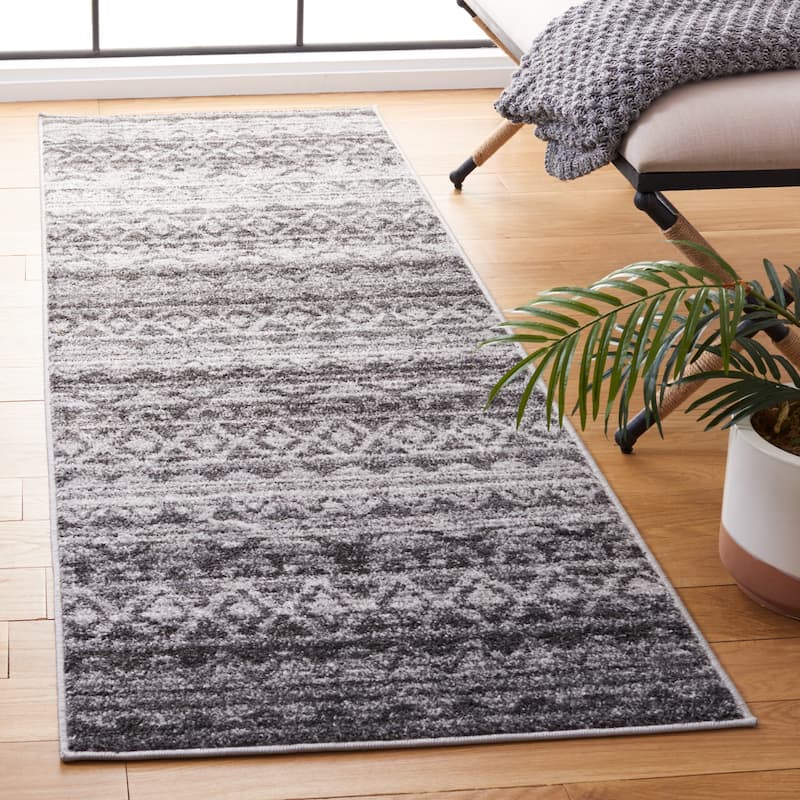 SAFAVIEH Adirondack Hiyam Moroccan Boho Rug - 2'6" x 22' Runner - Ivory/Charcoal
