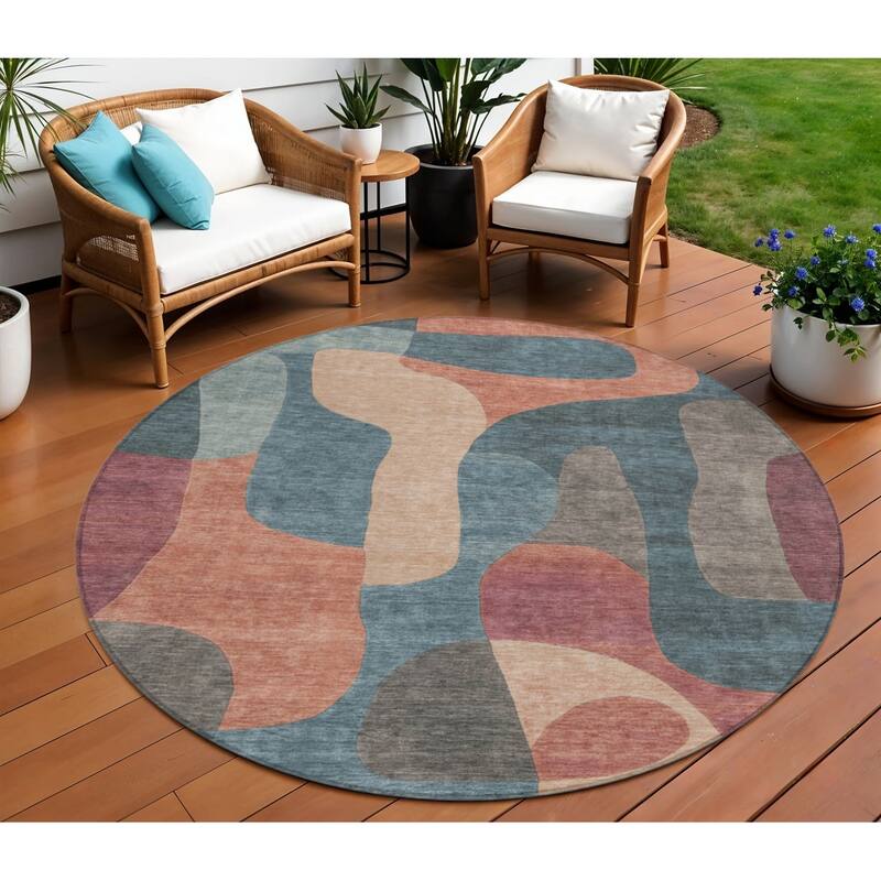 HomeRoots Abstract Transitional Rectangle Outdoor Rug - 8' Round