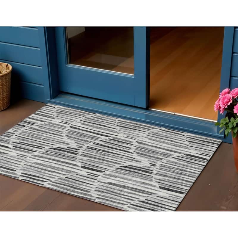 HomeRoots Abstract Transitional Rectangle Outdoor Rug - 3' x 5'