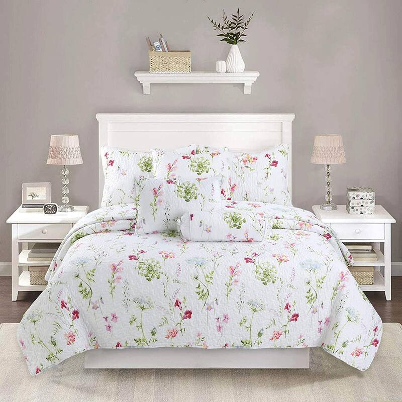 Cozy Line Carlotta Floral Quilt Bedding Set
