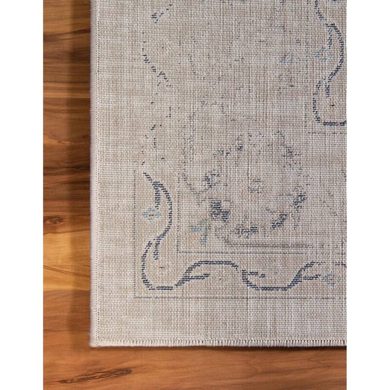 Traditional Hadeya Collection Area Rug