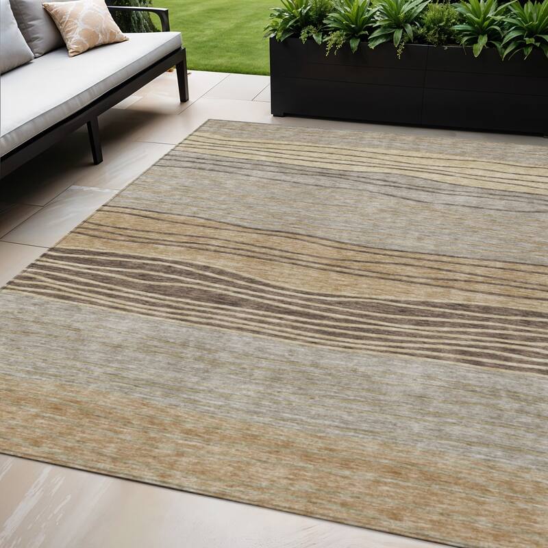 HomeRoots Striped Transitional Rectangle Outdoor Rug - 5' X 8'