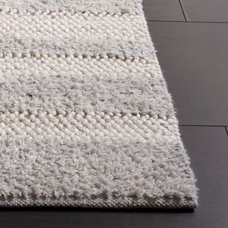 SAFAVIEH Handmade Natura Morane Wool Rug