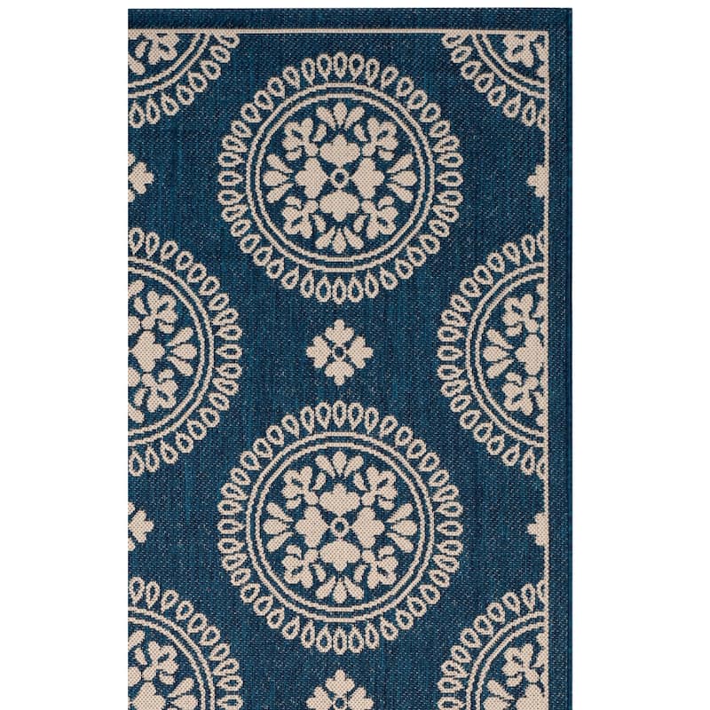 SAFAVIEH Courtyard Lyndy Rug