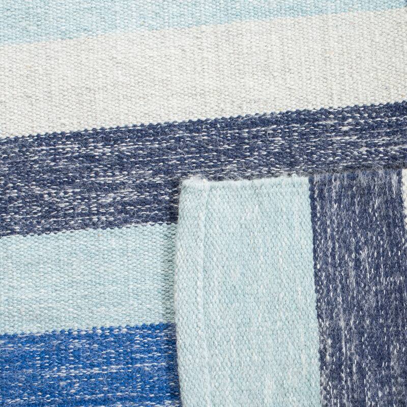 SAFAVIEH Handmade Striped Kilim Lashunda Stripe Wool Rug