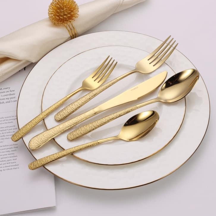 20 Pc Flatware Set with Colorblock Handles - Gold