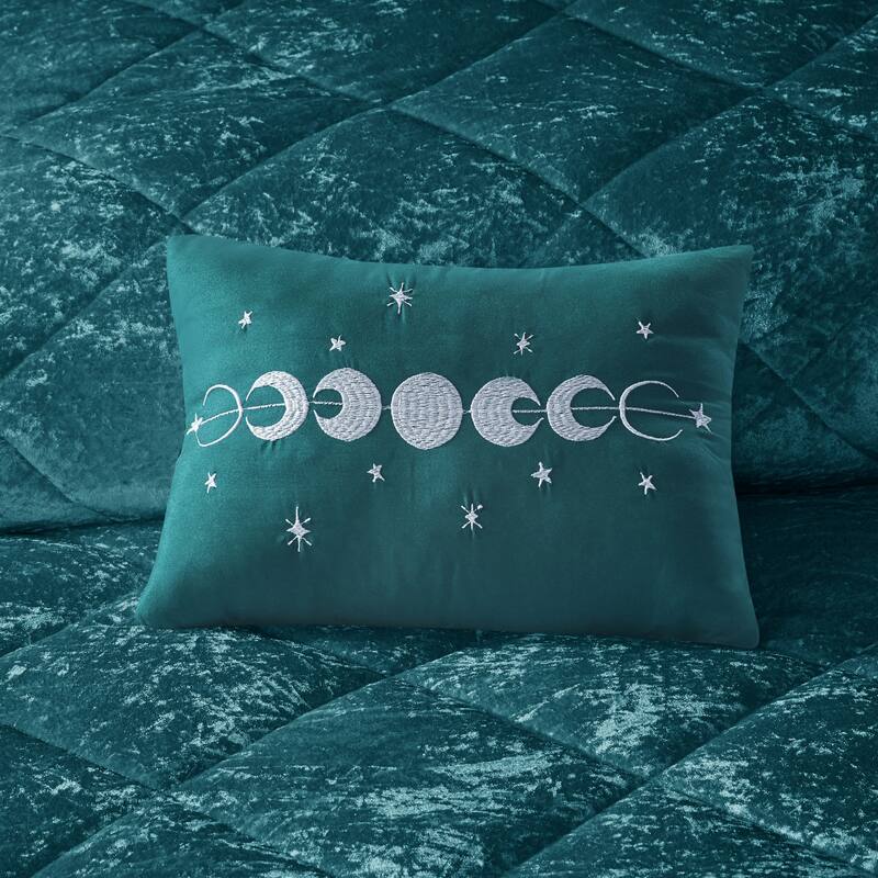 Intelligent Design Isabel Velvet Comforter Set