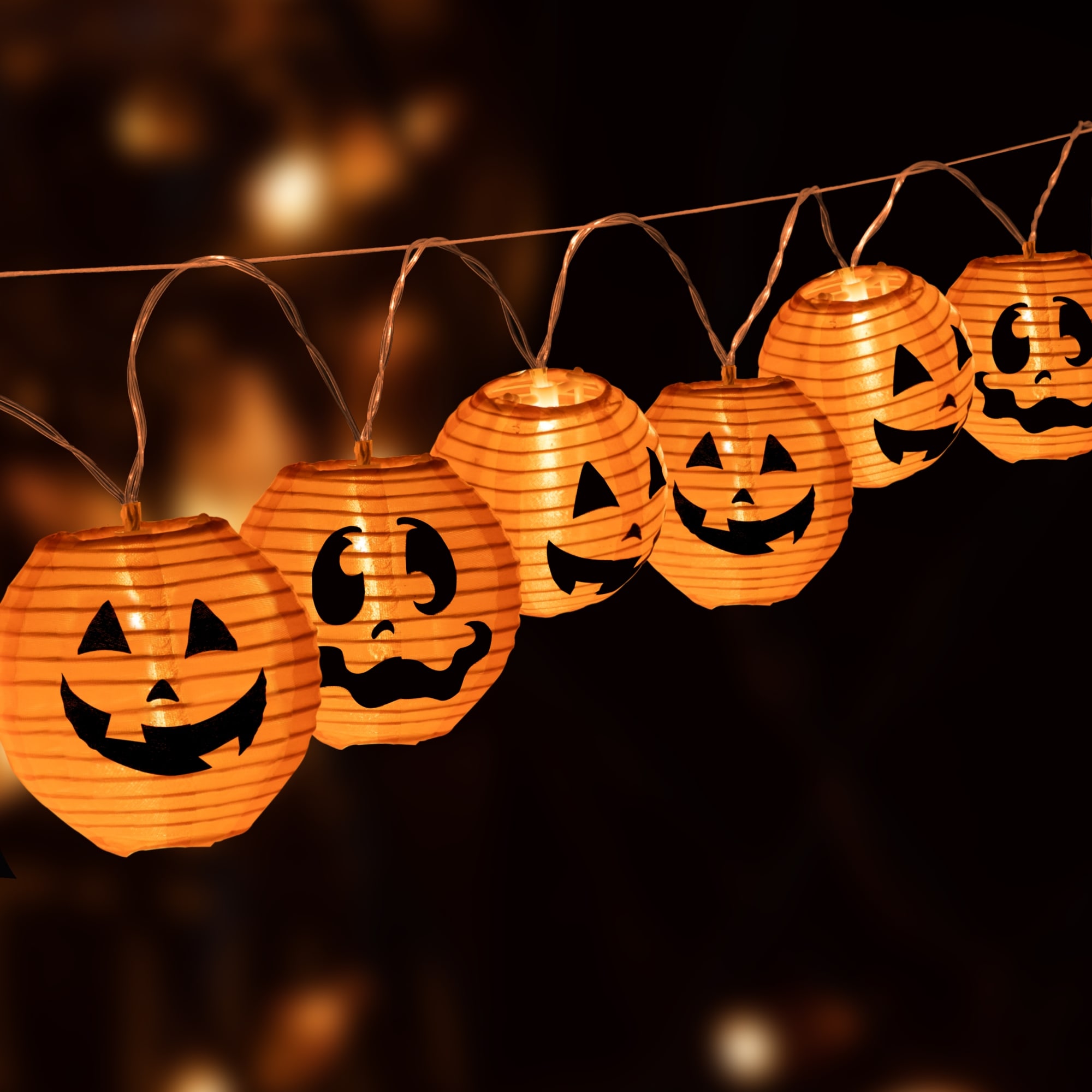 Joyin 9.84FT Orange Plastic 12 Pcs. Smiling Pumpkin Lantern String Lights,  Indoor Outdoor Halloween Decoration,Yard Light Decor - Bed Bath & Beyond -  36136292