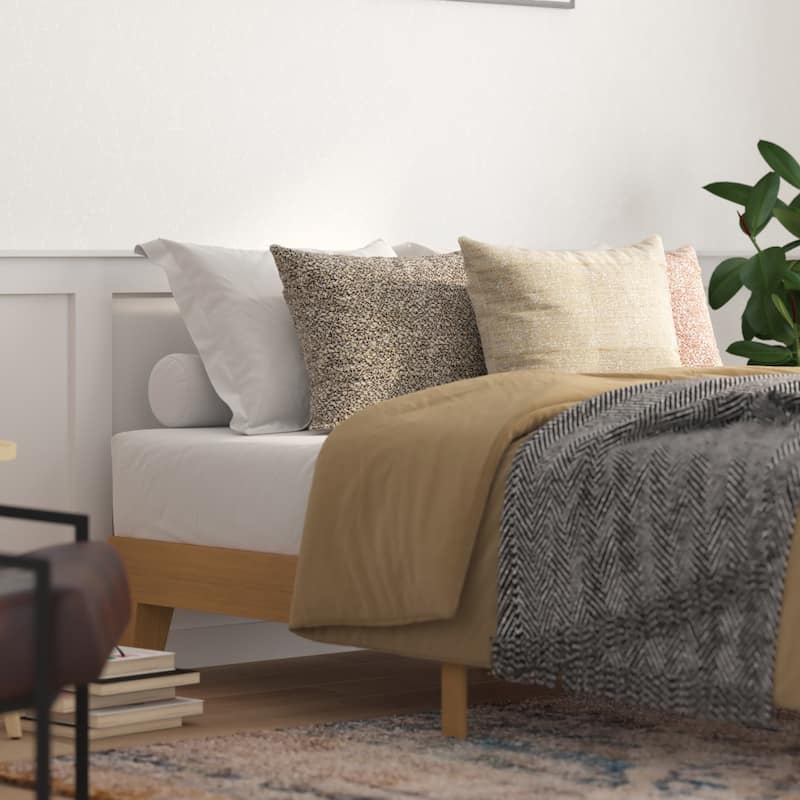 Wood Platform Bed with 14 Wooden Support Slats