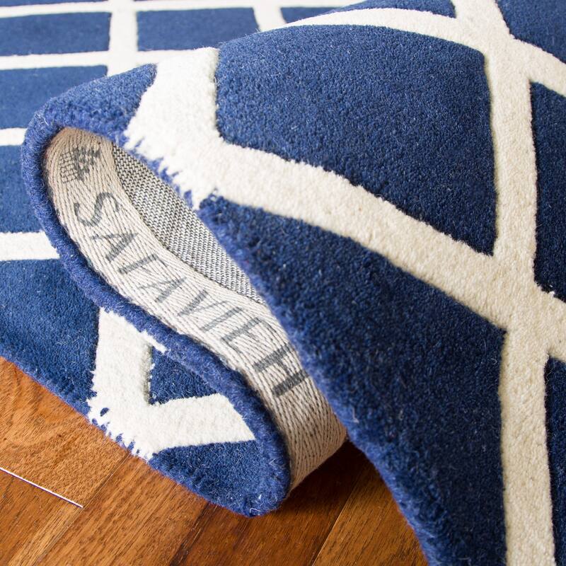 SAFAVIEH Handmade Chatham Retha Modern Moroccan Wool Rug