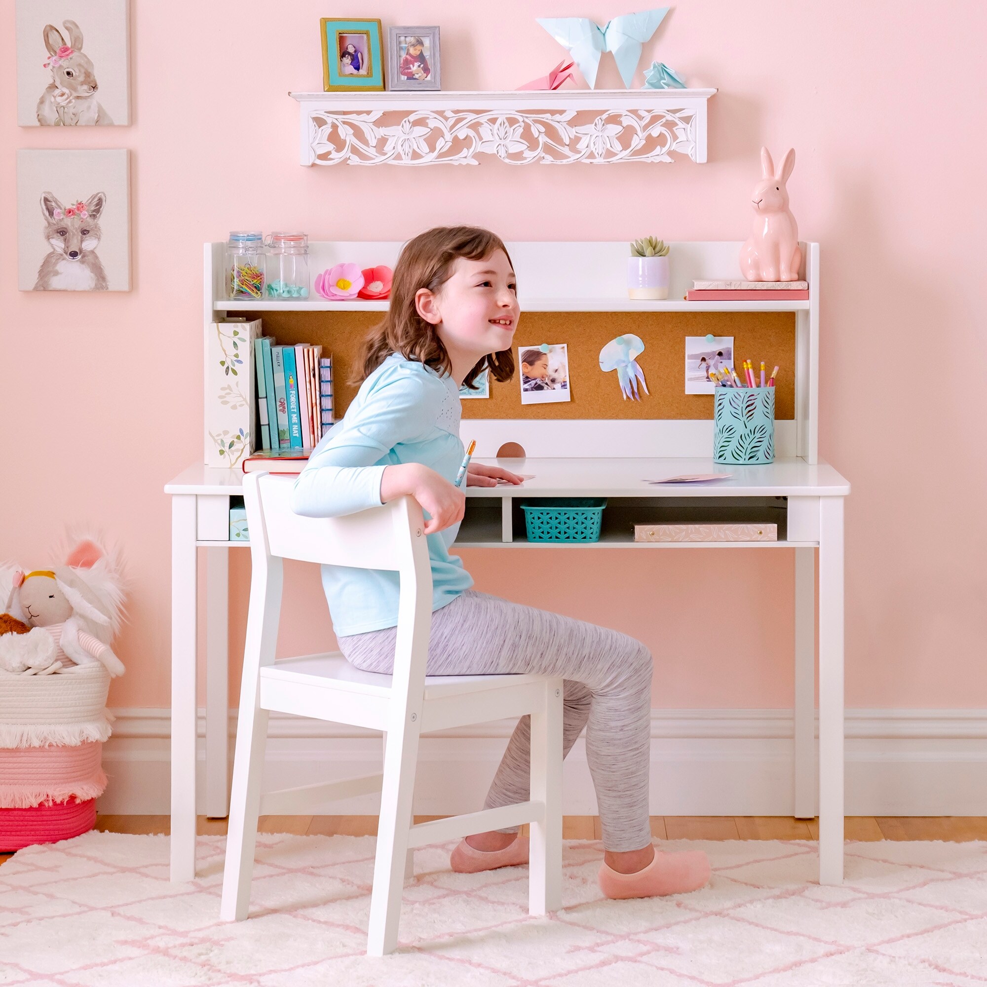https://ak1.ostkcdn.com/images/products/is/images/direct/070753683579f1e7f2bde7d694d8c972a352838a/Martha-Stewart-Kid%27s-Desk-with-Hutch-and-Chair.jpg
