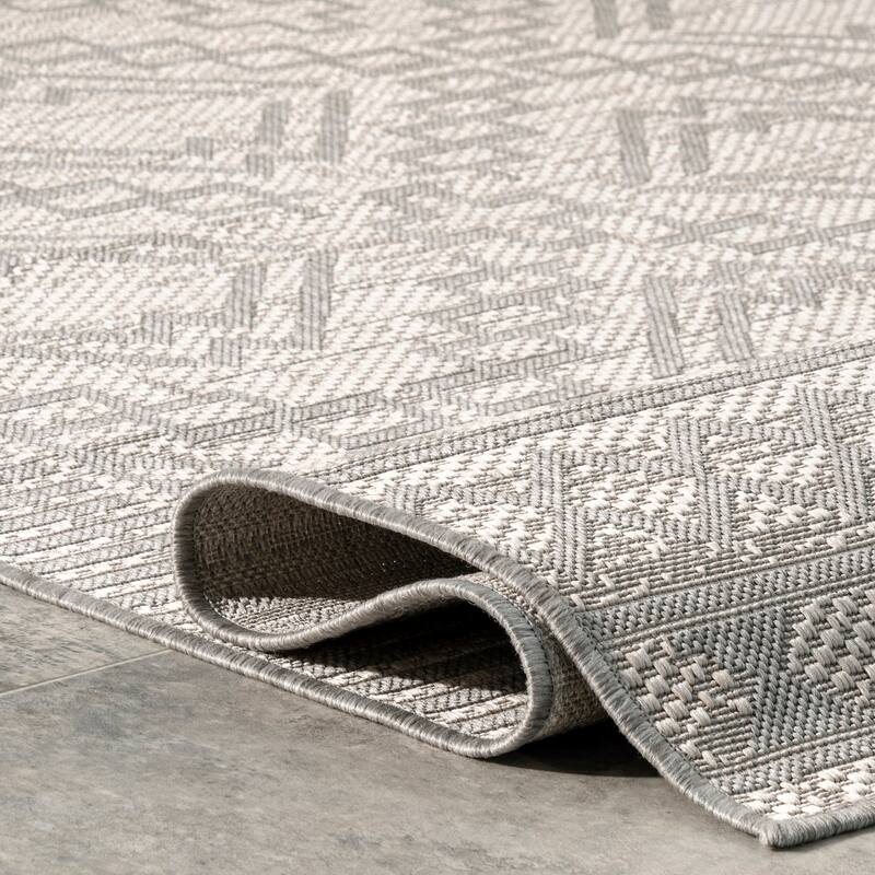 Nuloom Cari Moroccan Tribal Indoor/Outdoor Area Rug