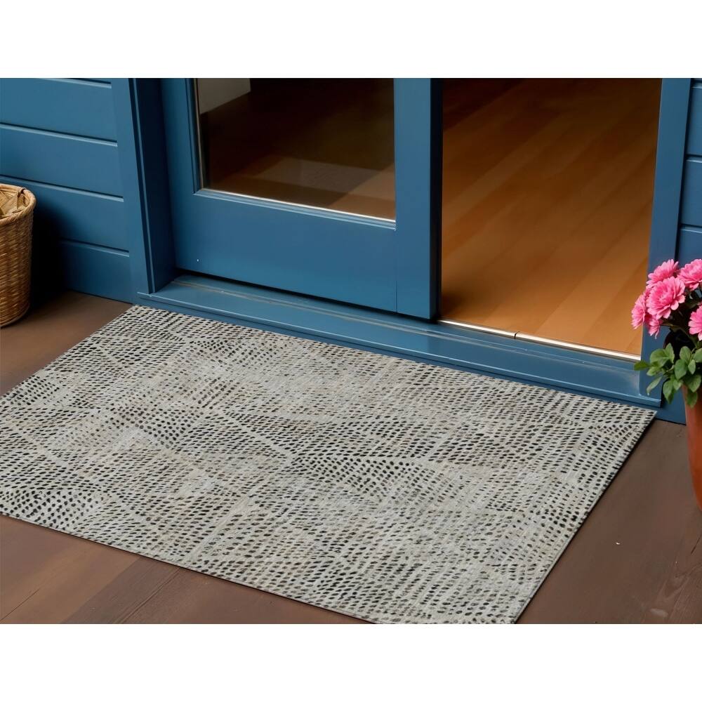 HomeRoots Geometric Transitional Rectangle Outdoor Rug