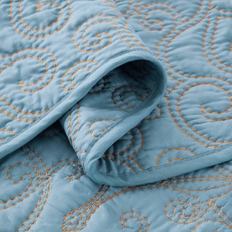 Serenta Damask Oversized 4-piece Bedspread Set