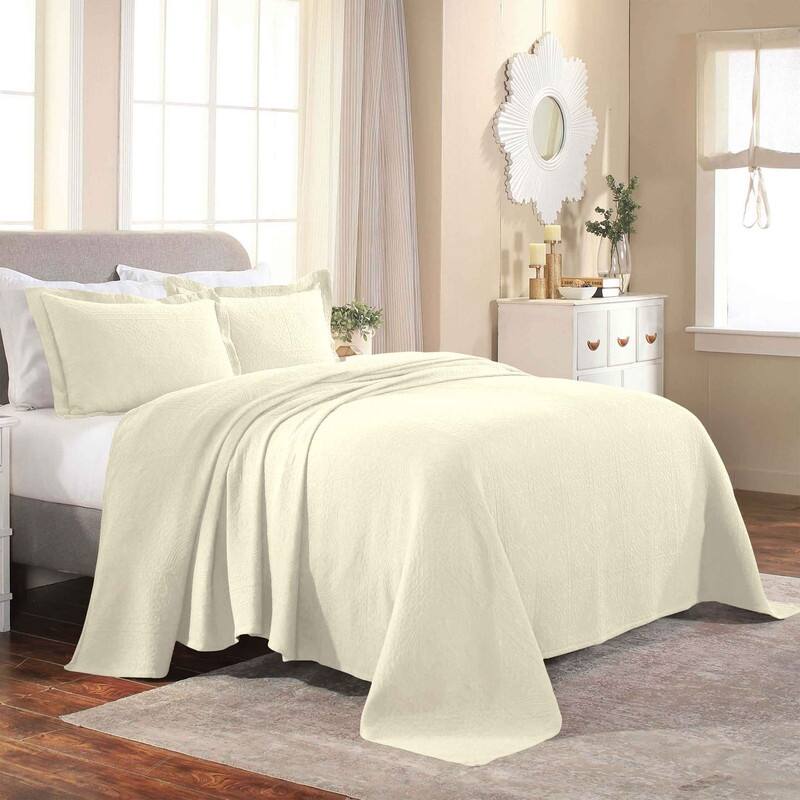 Superior Fleur De Lis Cotton Decorative Bedspread Set