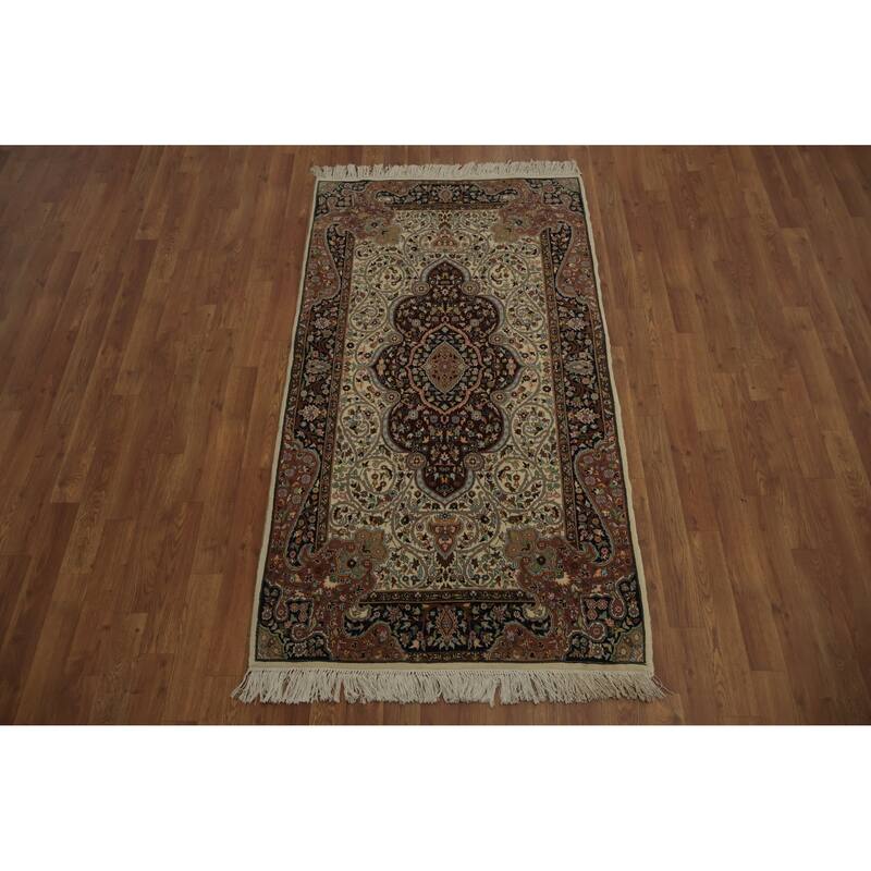Hand Knotted Oriental 100% Wool Carpet Traditional Floral Beige & Ivories Qum Area Rug - 5' 9'' X 3' 2''