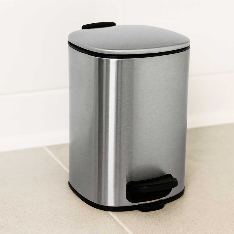 Stylish Metal Trash Can with Silent Soft Close Lid 5L - 1.3 Gal Foot Pedal - 1.3 Gallons - Chrome