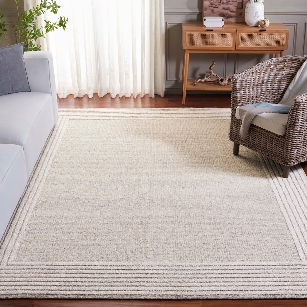 SAFAVIEH Handmade Ebony Dorith Border Wool Rug