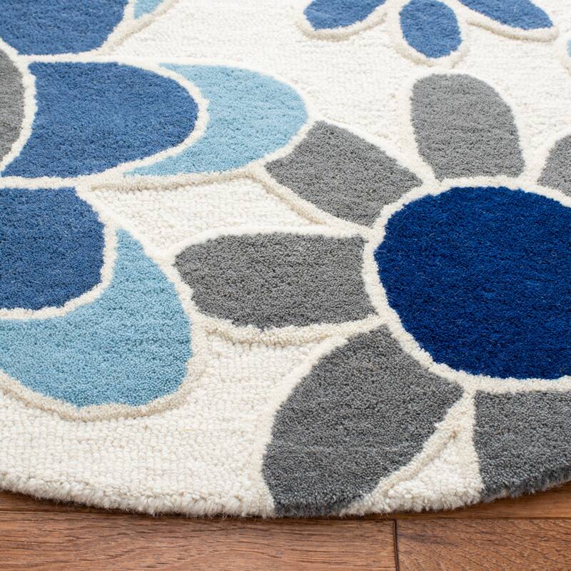 SAFAVIEH Handmade Kids Miens Floral Wool Rug