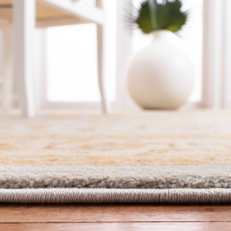 SAFAVIEH Austin Luice Traditional Oriental Rug