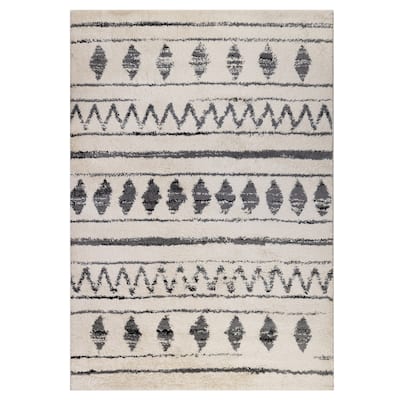 Qavod Geometric Stain Resistant Soft Area Rug By HomeRoots - 10' Runner