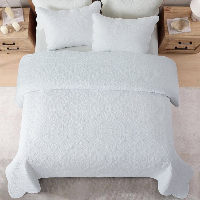 Wholinens Scalloped Edge Washed Microfiber Embroidered Damask Quilt Set 3 Pieces