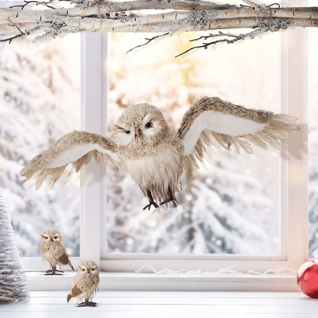 28" Winter Chalet Flying Feather Owl
