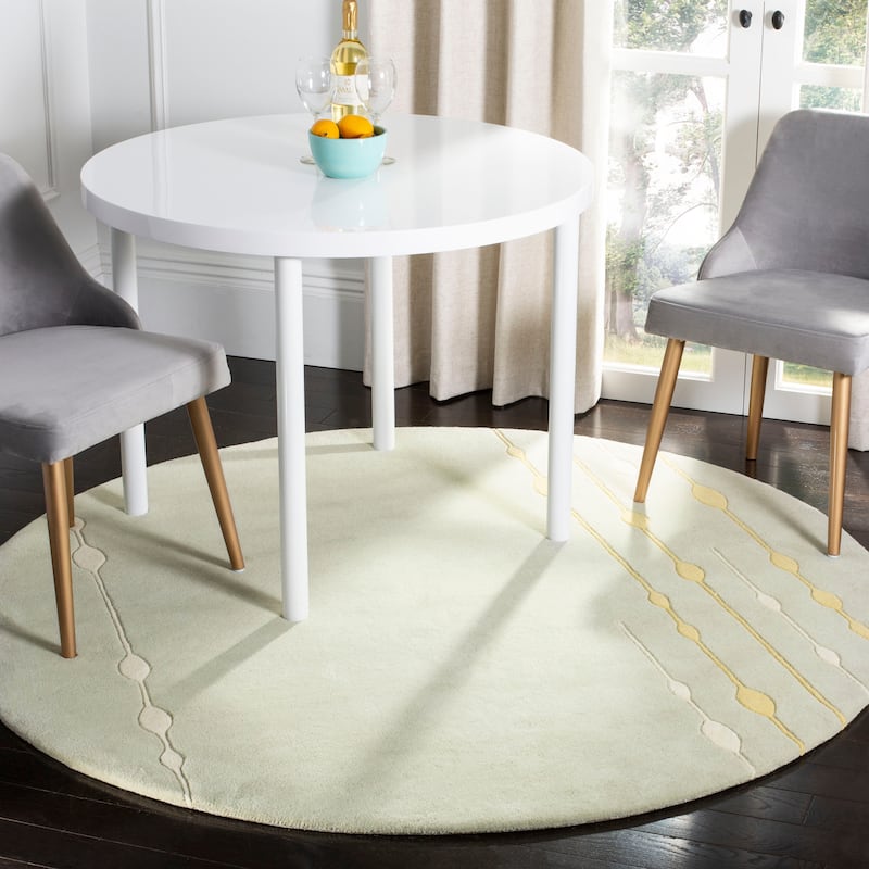SAFAVIEH Handmade Soho Karli Vines N.Z. Wool Rug - 6' Round - Light Green