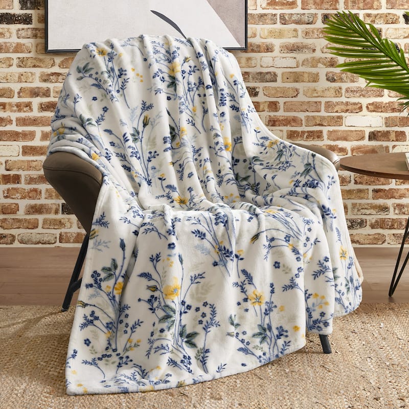 Lucky Brand Wild Flower Blankets Plush