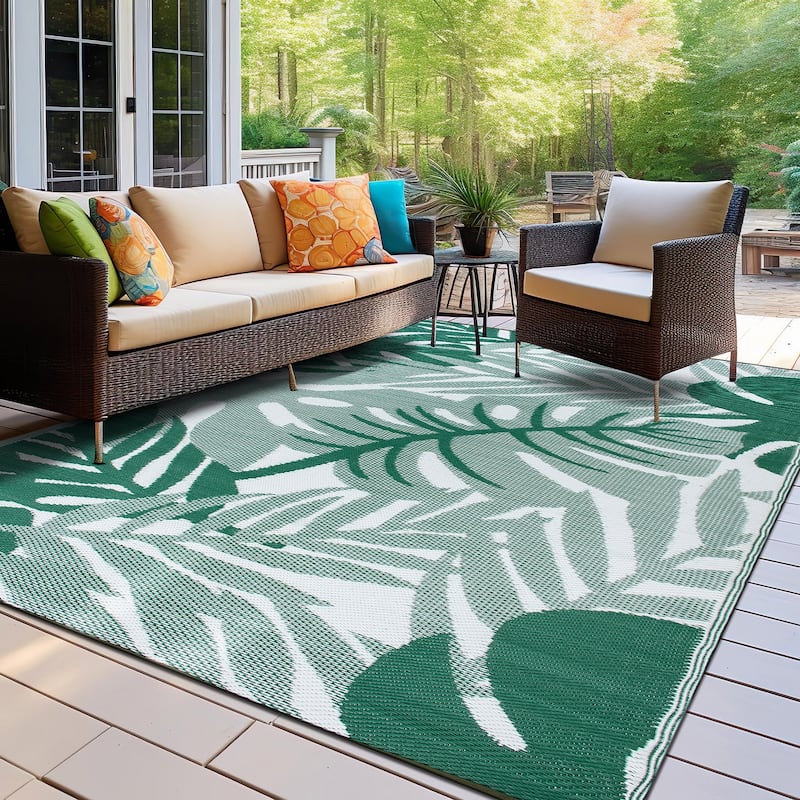 World Rug Gallery Tropical Leaf Reversible Recycled Plastic Outdoor Rugs