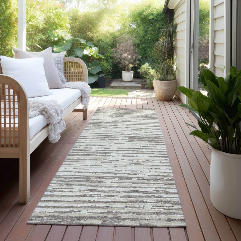Machine Washable Indoor/ Outdoor Ombre Chantille Abstract Rug - Taupe - 2'3" x 7'6"