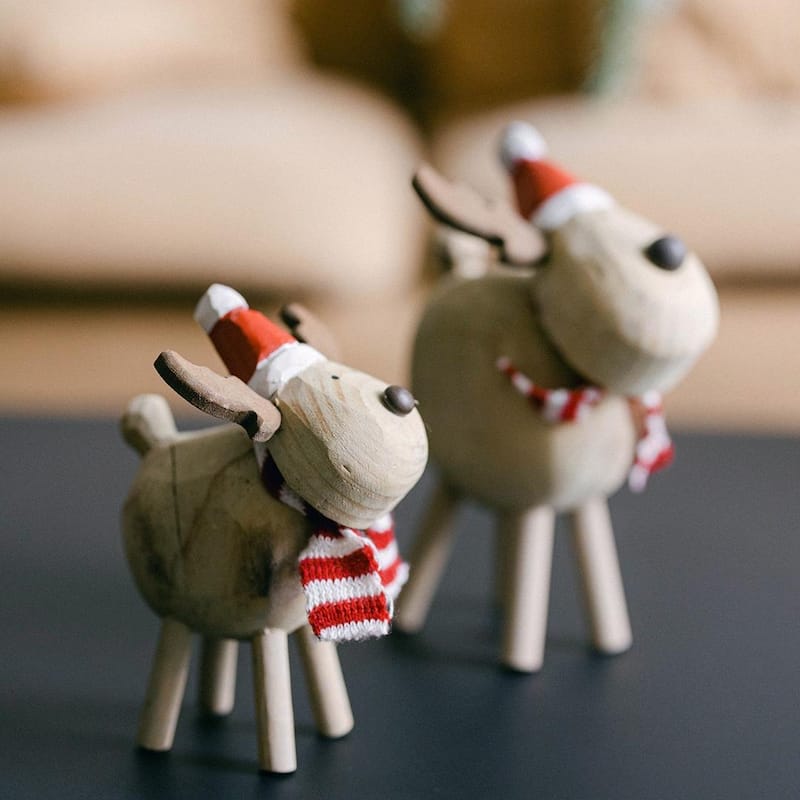 Set Of 2 Deer Wearing A Scarf And Winter Hat Figurine