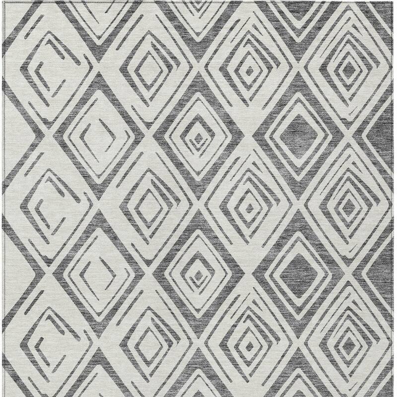 HomeRoots Geometric Transitional Rectangle Outdoor Rug