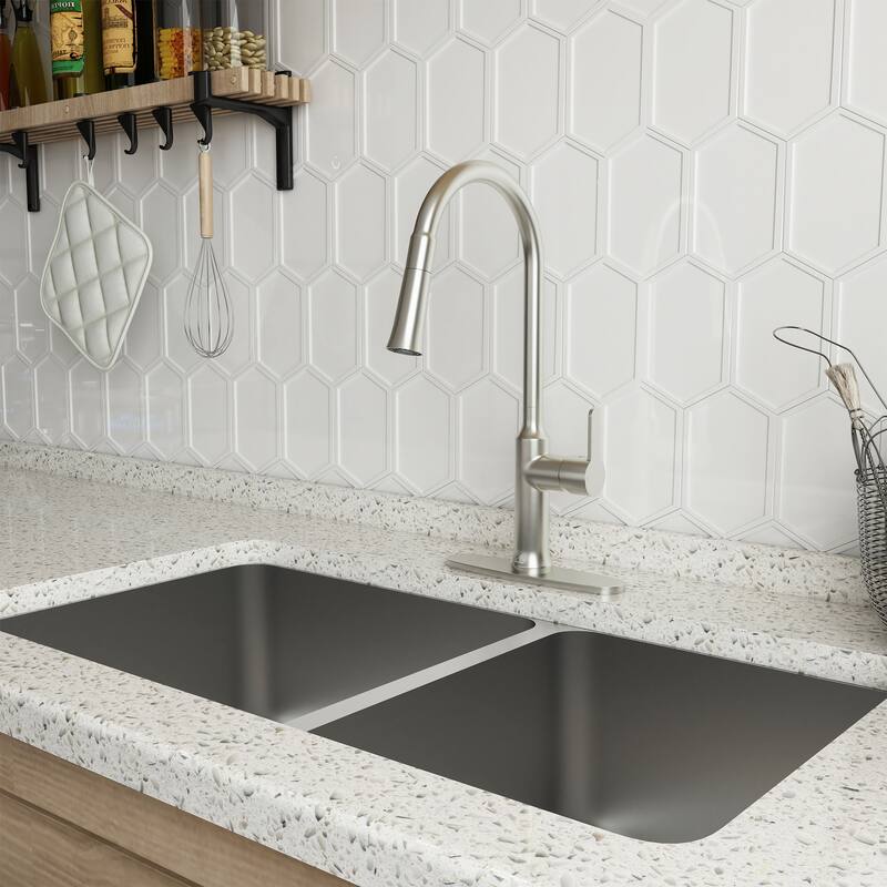 Kitchen Faucet Single-Handle Pull-Out Sprayer Kitchen Sink Faucet - Brushed Nickel