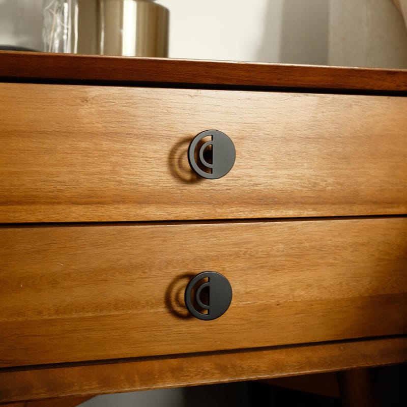 Hapny Home H22 Horizon 1-1/2" Round Modern Luxury Designer See Through