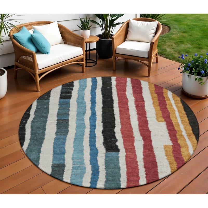 HomeRoots Striped Transitional Rectangle Outdoor Rug - 8' Round
