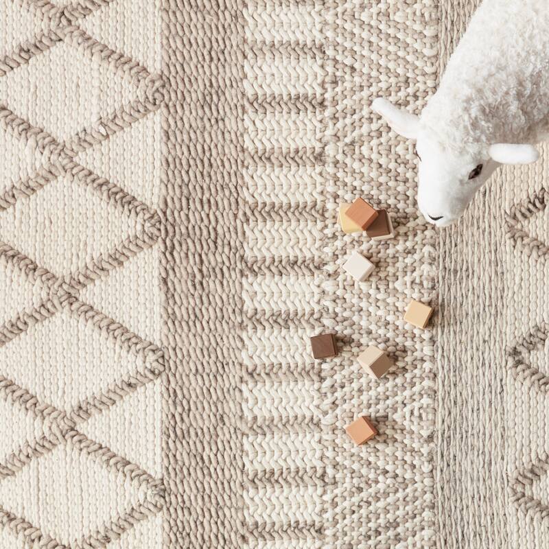Janson Handmade Wool and Cotton Geometric Area Rug
