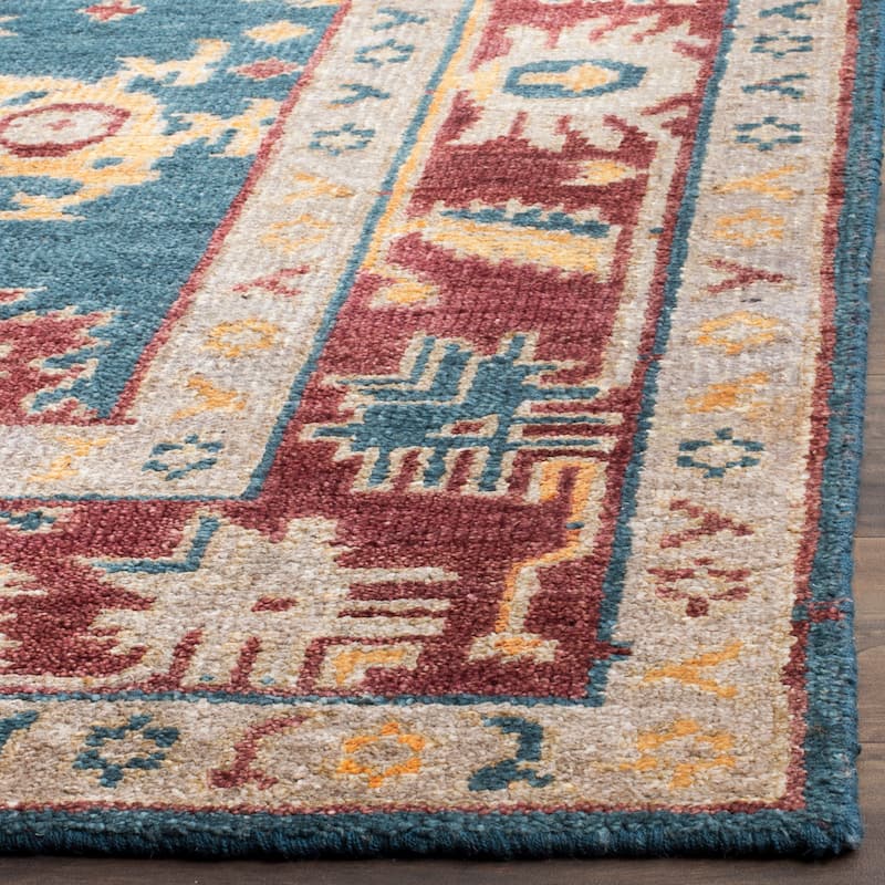 SAFAVIEH Hand-knotted Maharaja Tzeni Traditional Oriental Viscose Rug