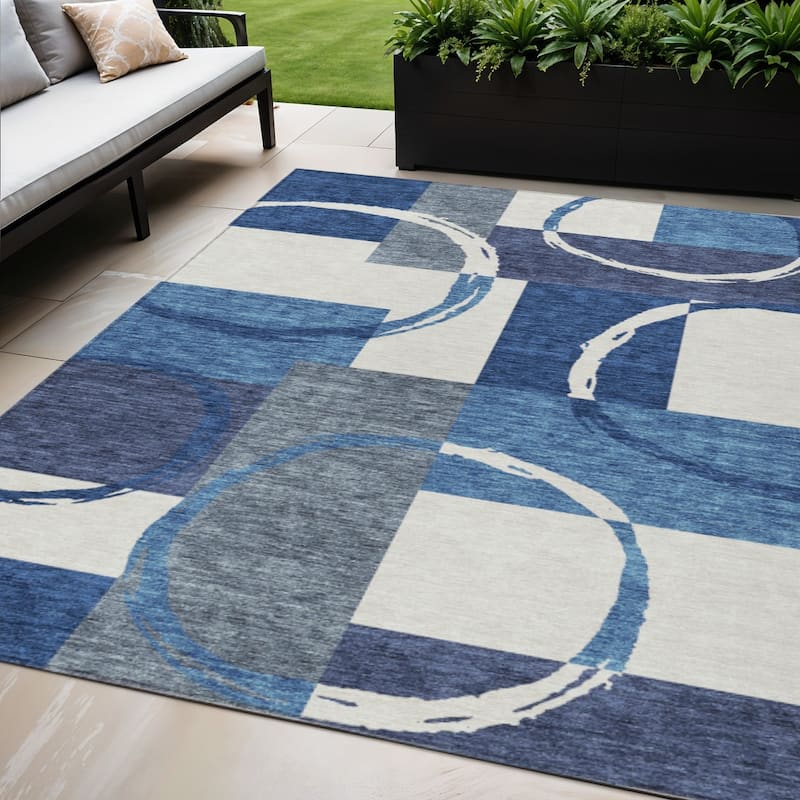 HomeRoots Geometric Modern Rectangle Outdoor Rug - 5' X 8'