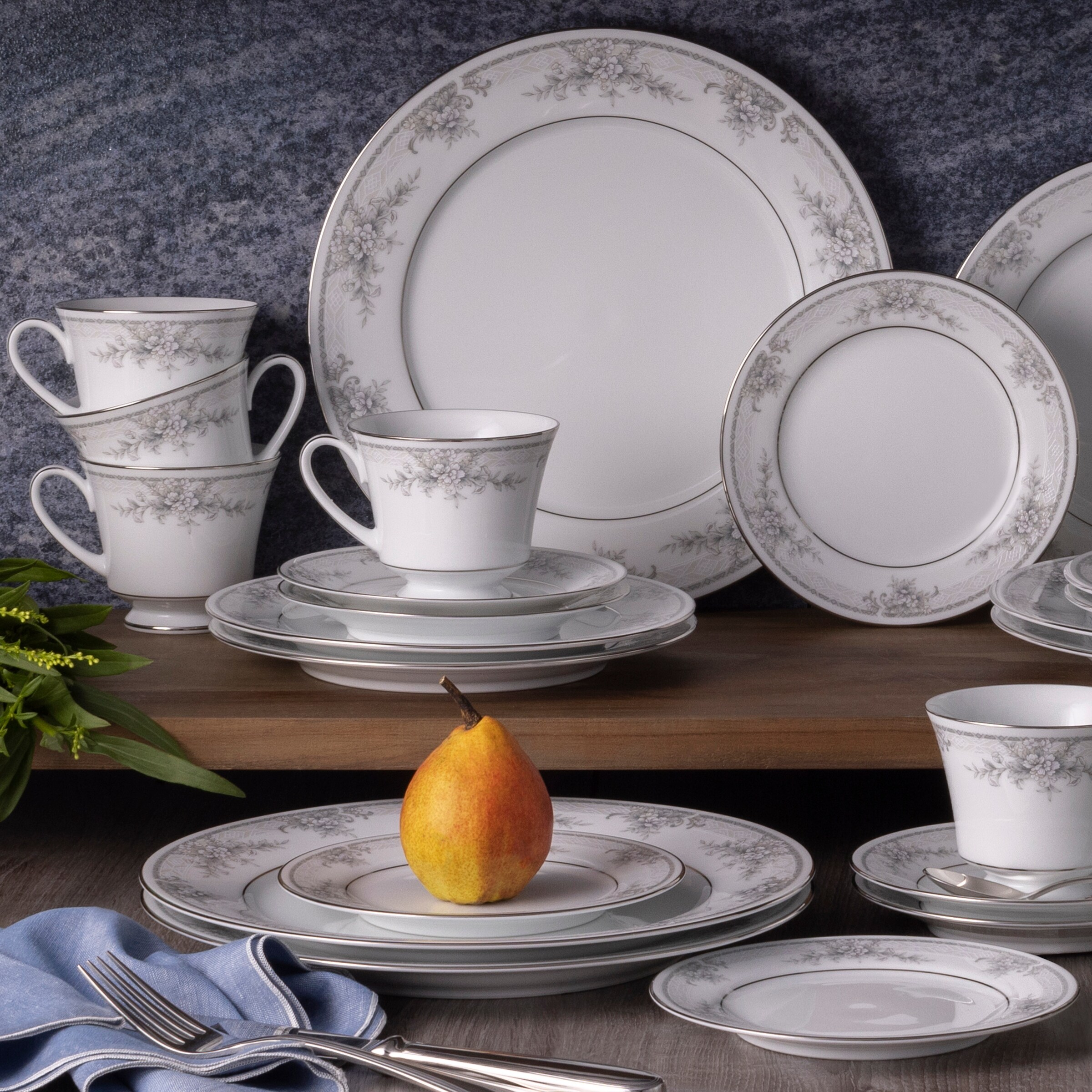sweetylily様　天使プレート3点専用 Sweet Leilani 40-Piece Dinnerware Set, Service for 8 - Overstock