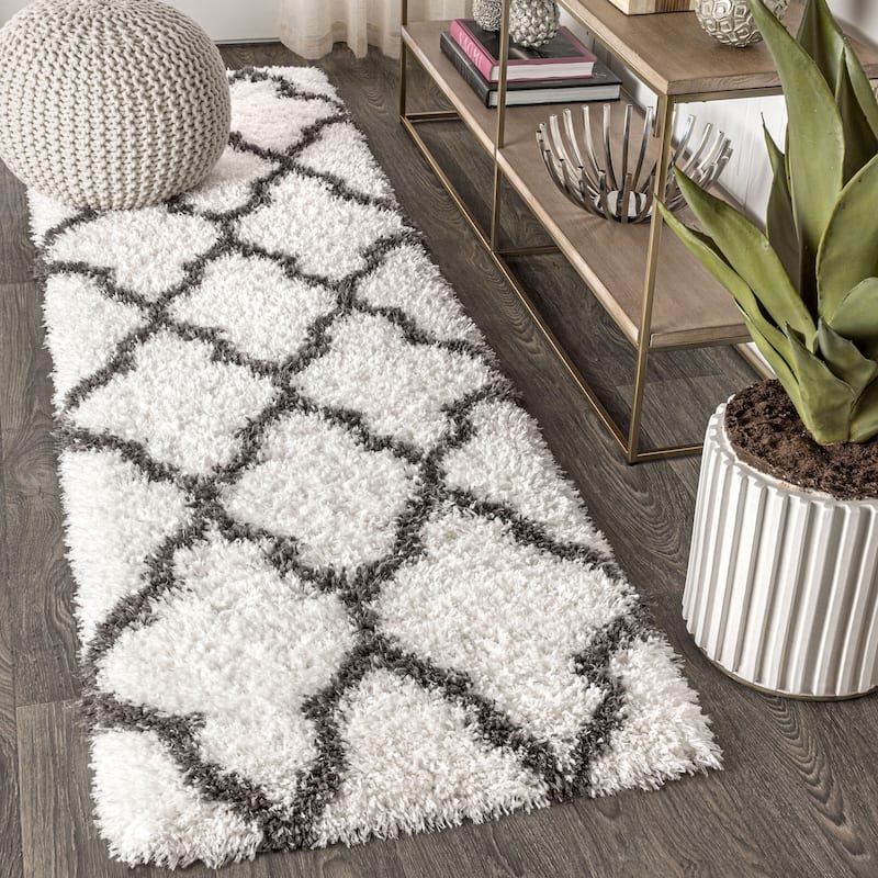 Beni Shag Trellis Ivory/Charcoal Area Rug