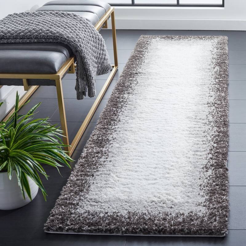 SAFAVIEH Berber Shag Ingrida Rug