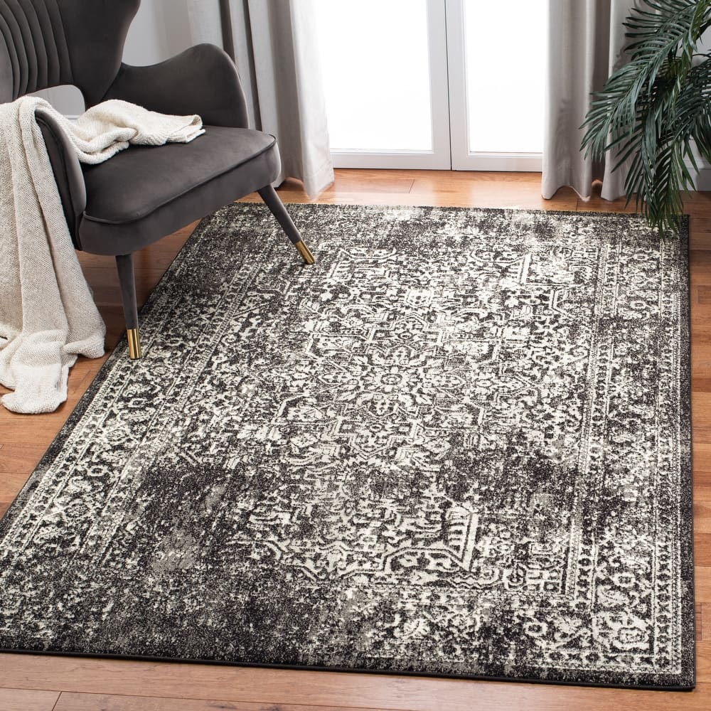 SAFAVIEH Evoke Pety Vintage Distressed Rug