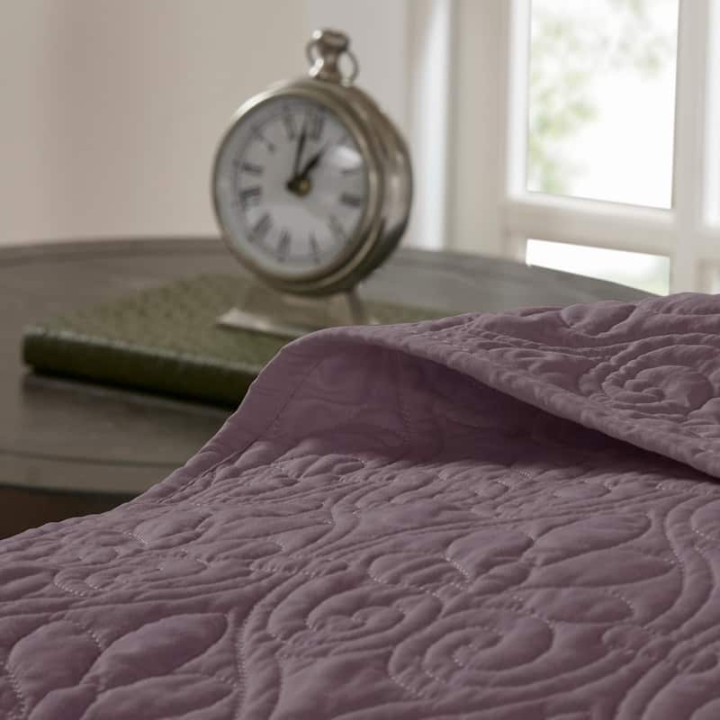 Madison Park Mansfield Reversible Oversized 3-piece Solid Texture Bedspread Quilt Set with Matching Shams