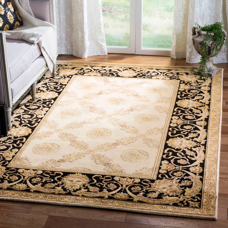 SAFAVIEH Hand-Knotted Florence Letka Traditional Wool Rug - 6' x 9' - Ivory/Black