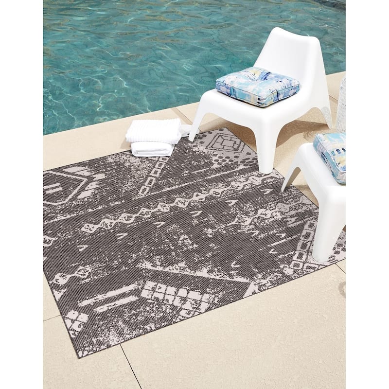 Outdoor Ogooplario Collection Area Rug - Charcoal Gray - 5'3" Square