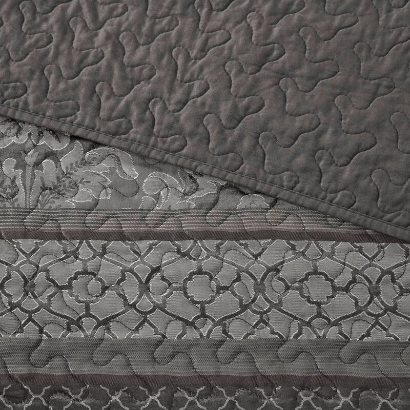 Madison Park Venetian Oversized 5-Piece Jacquard Bedspread Quilt Set with Matching Shams and Embroidered Throw Pillows