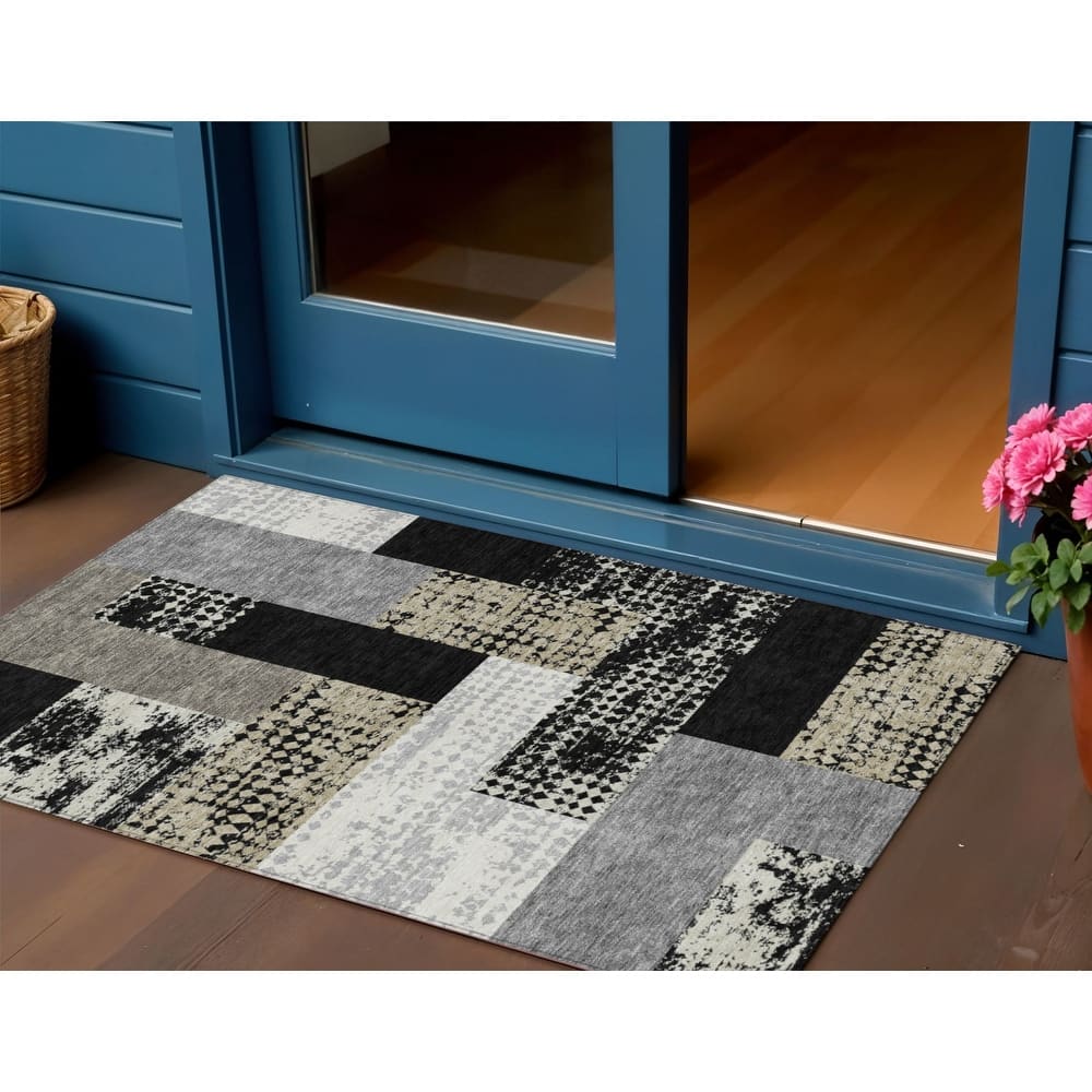 HomeRoots Geometric Transitional Rectangle Outdoor Rug