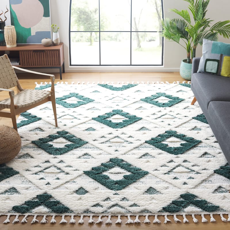 SAFAVIEH Moroccan Tassel Shag Kobi 2-inch Thick Rug - 10' x 14' - Green/Ivory - Rectangle