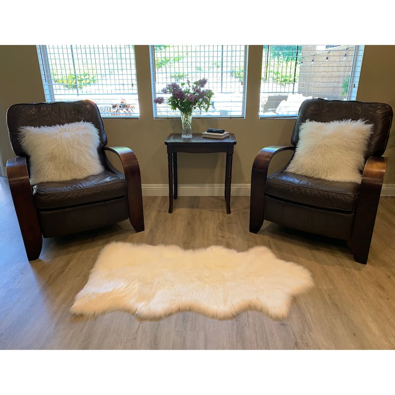 Highland Select Natural Long Wool Sheepskin 1-1/2 Pelt Shag Rug - 2' x 4'